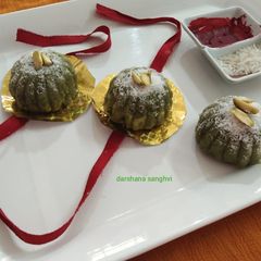 A picture of Cabbage pista spinach burfi.