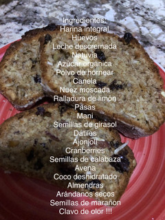 Una foto de Queque integral con semillas!