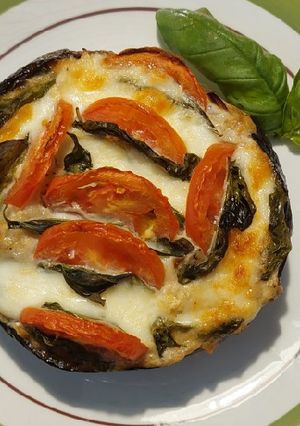 Foto di Melanzana grigliata pomodoro e mozzarella