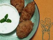 Una foto de kibbe al horneado