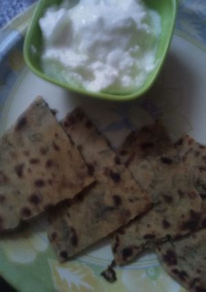 A picture of Palak ka paratha.