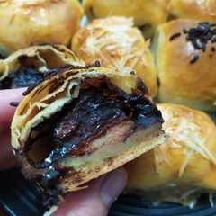 A picture of Bolen Pisang Bandung.