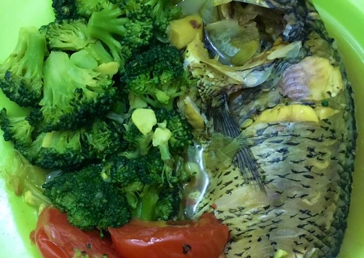 Bagaimana Menyiapkan Sup ikan nila untuk diet yang Menggugah Selera