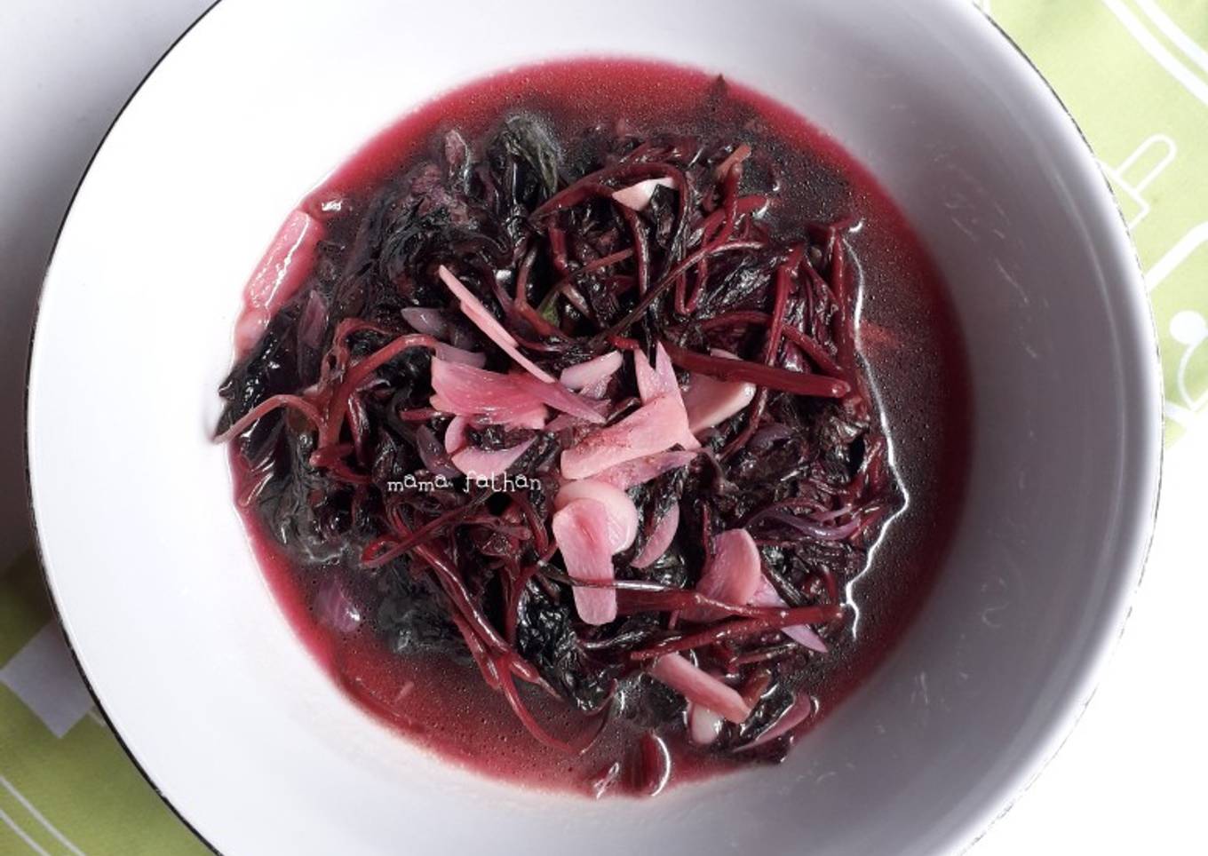Tumis bayam merah
