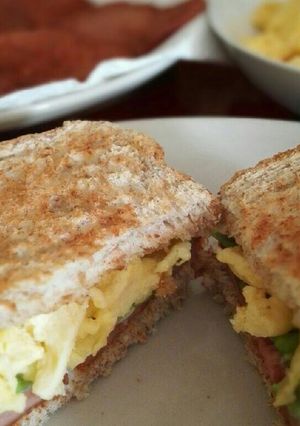 A picture of Yumyum sandwich.