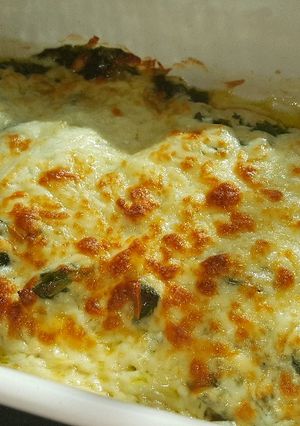Puritán sajtos-medvehagymás csirkemell recept fotója