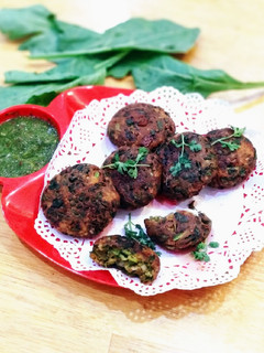 A picture of Bread Palak Vada.