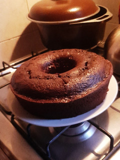 Una foto de Torta de chocolate, miel y coco