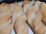 Una foto de pan baguettes de