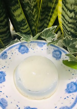 Hình của món Bữa xế: pudding sữa đậu biếc.