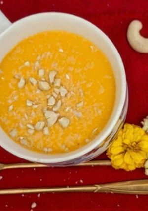 A picture of Mango Shake/ Delicious And Nutritious Mango Shake For Mom ✨️ 🤱❤️.