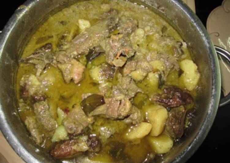 Thaaravu curry [Duck curry]
