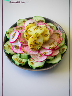 Foto principal de Ensalada de patata, rábano y pepino 🥒