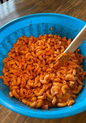 A picture of Cold macaroni salad.