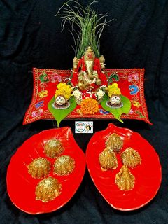 ચુરમા ડ્રાયફ્રૂટસ લાડુ મોદક (Churma Dryfruits Ladoo Modak Recipe In Gujarati) રેસીપી મુખ્ય ફોટો
