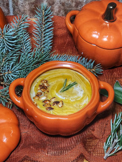 A picture of Roasted Butternut Soup.