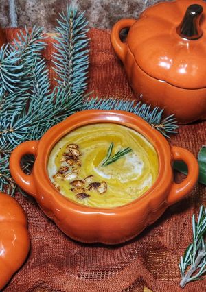 A picture of Roasted Butternut Soup.