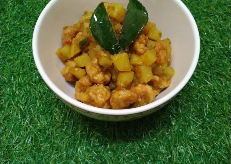 Tutorial Mudah Memasak Sambel goreng kentang bola ayam Tutorial Mudah Memasak Sambel goreng kentang bola ayam