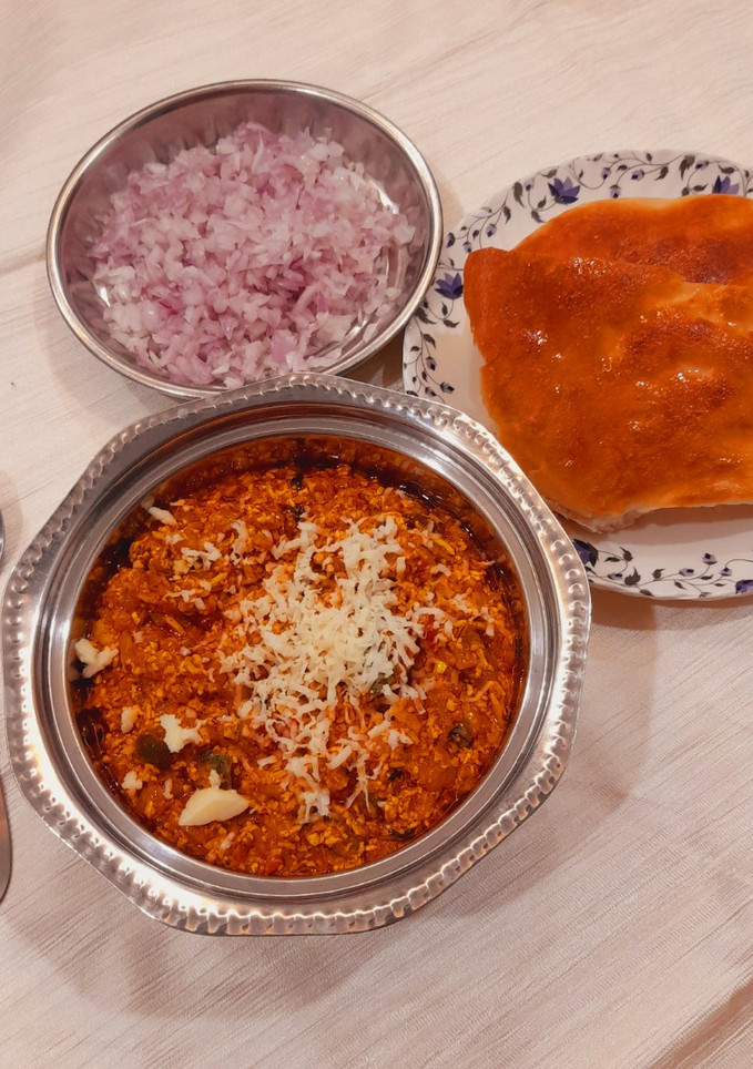 पनीर घोटाला (सूरत फेमस स्ट्रीट फूड) रेसिपी मुख्य फोटो