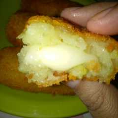 A picture of Kroket kentang mozarella.