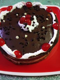 एग्ग्लेस चॉकलेट केक (eggless chocolate cake reicpe in Hindi) रेसिपी मुख्य फोटो