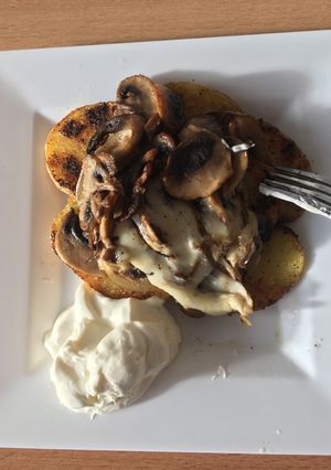 A picture of Mushroom Cheesy Potatoes.