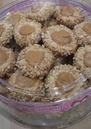Foto resep Peanuts tumbprint cookies