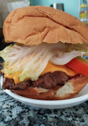 Hình của món Hamburger bò trứng.