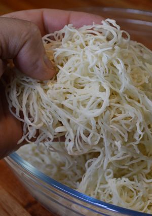 Una foto de Pasta de Kadaif o Kataifi, la estrella de la pastelería Árabe!