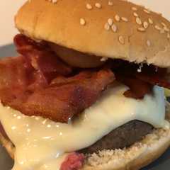 A picture of Hamburger home made.