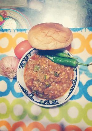 A picture of Chane ki daal with turai.
