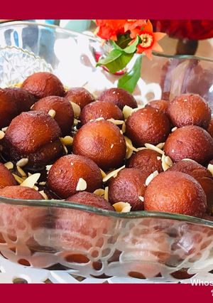 A picture of Whosayna’s Gulab Jamuns.