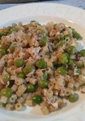 Una foto de Ensalada de arvejas a la clara de huevo con fideos dedalitos