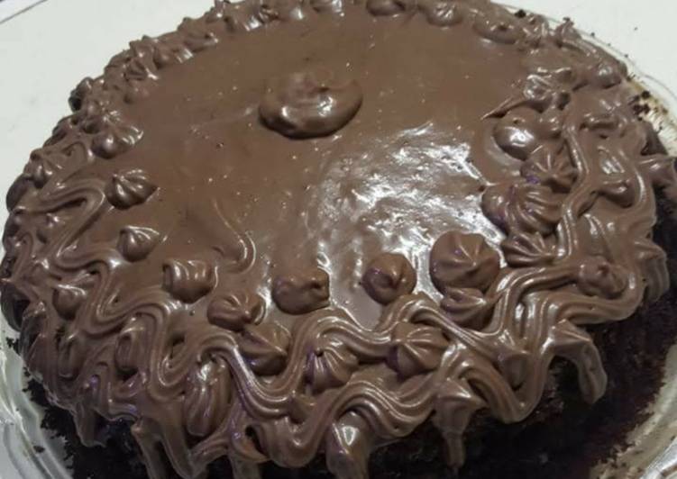 Steps to Make Favorite Chocolate fudge cake