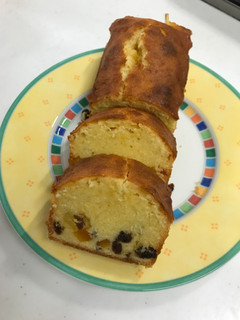 A picture of Fruits pound cake.