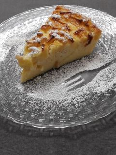 O poză a rețetei Tort cu mere și ricotta.