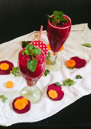 A picture of Beetroot and carrot juice (healthy summer drink).