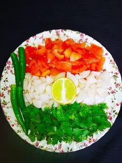 तिरंगा सलाद (Tiranga Salad recipe in hindi) रेसिपी मुख्य फोटो
