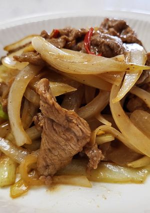 洋蔥炒牛肉(日式風味) 的食譜成品照片