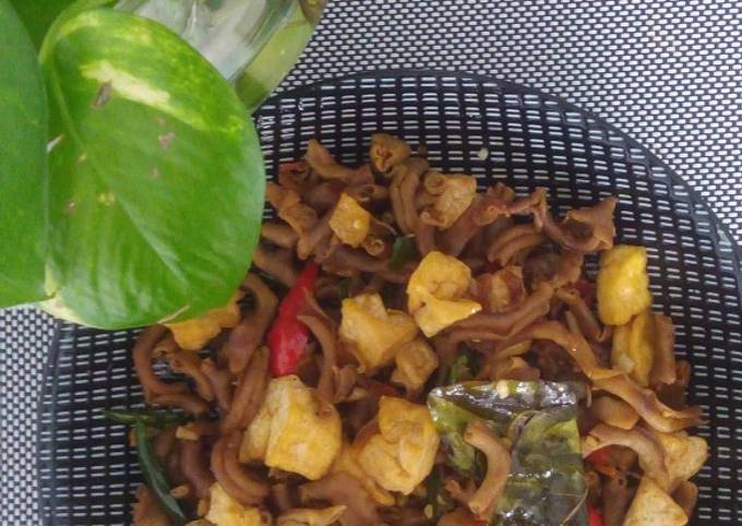 Bagaimana Membuat Tumis Tasus (Tahu usus ayam) Pedes😘, Sempurna