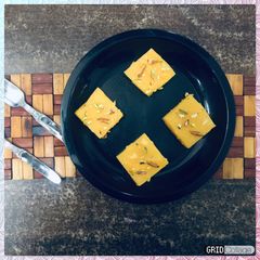 A picture of Tapkir halva / arrowroot halwa.