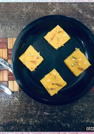 A picture of Tapkir halva / arrowroot halwa.