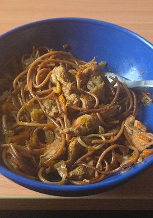 Kínai csirkés pirított tészta recept fotója