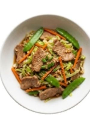 Hình của món Pork & Cabbage Stir-fry​Thịt lợn xào bắp cải đậm đà vị Á Đông.