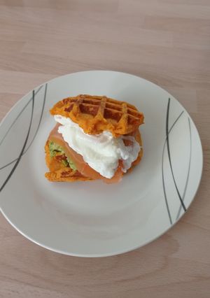 Une photo de Burger de gaufre patate douce