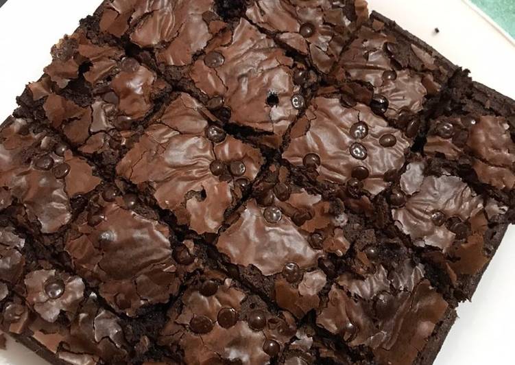 Langkah Mudah untuk Menyiapkan Fudge Brownies (Takaran Sendok) yang Bikin Ngiler