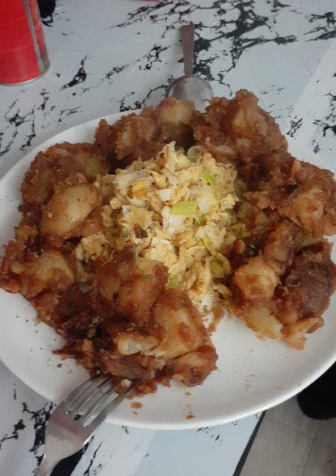Una foto de Patatas agridulces con huevo