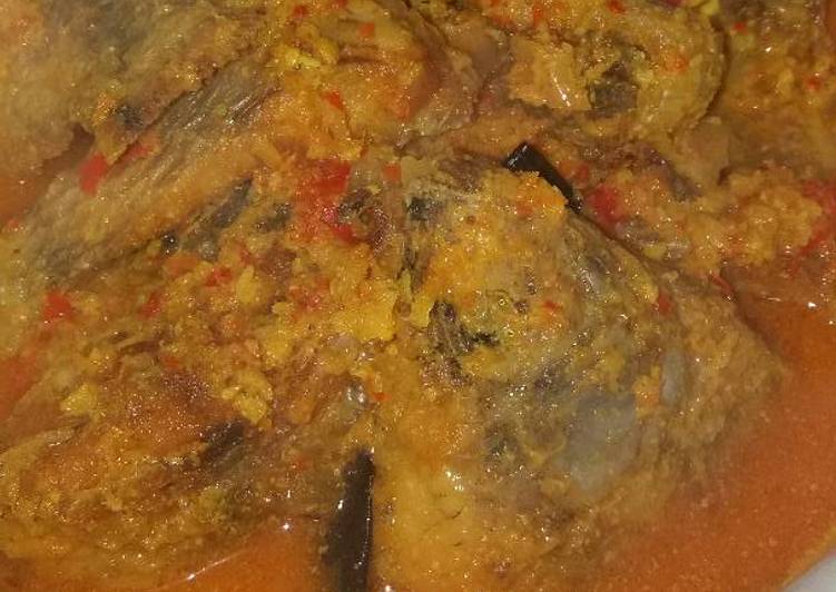 Gulai ikan nila merah goreng