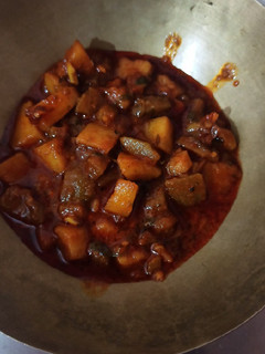 દુધી બટાકા નું શાક (Dudhi Bataka Shak Recipe In Gujarati) રેસીપી મુખ્ય ફોટો