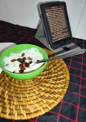 Foto principal de Yogurt con uvas pasas y miel